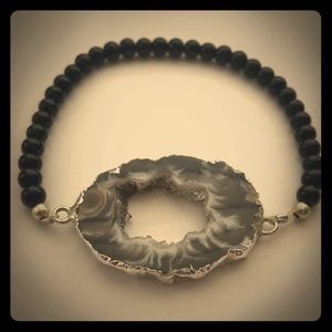 Silver-plated Druzy Geode Stretch Bracelet!